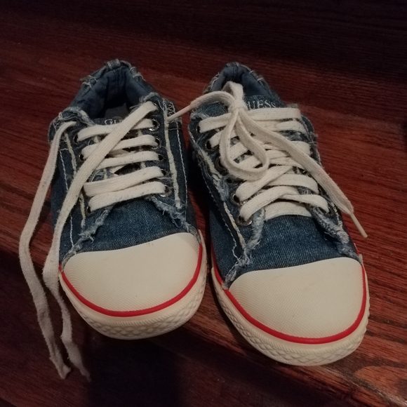 GUESS Trainers - Picture 1 of 5